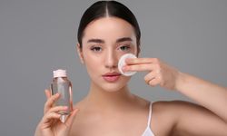 Doğru Makyaj Temizleme Teknikleri: Cildinizi Sağlıklı Tutmanın Yolları