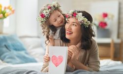Anneler Günü 2024: En Dokunaklı Hediye Fikirleri ve İpuçları