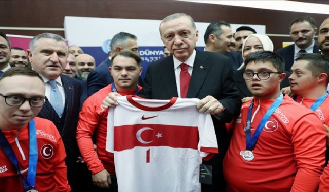 Cumhurbaşkanı Erdoğan Futsal Millî Takımı'nı kabul etti