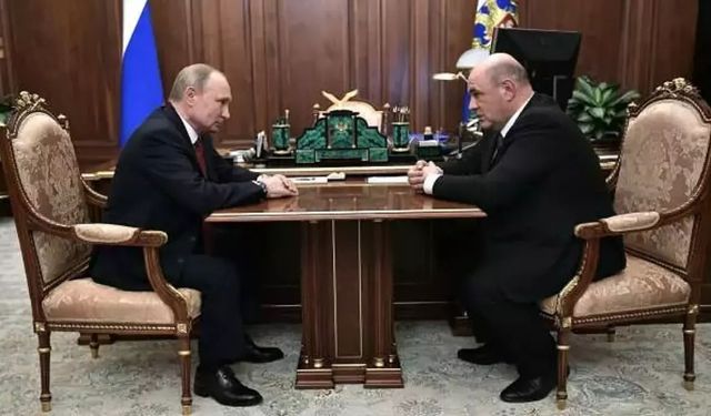 Putin, Savunma Bakanı Değişikliğiyle Gündemde