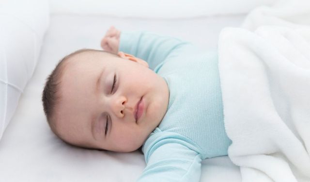 Bebeklerde Uyku Düzeni Nasıl Kurulur?