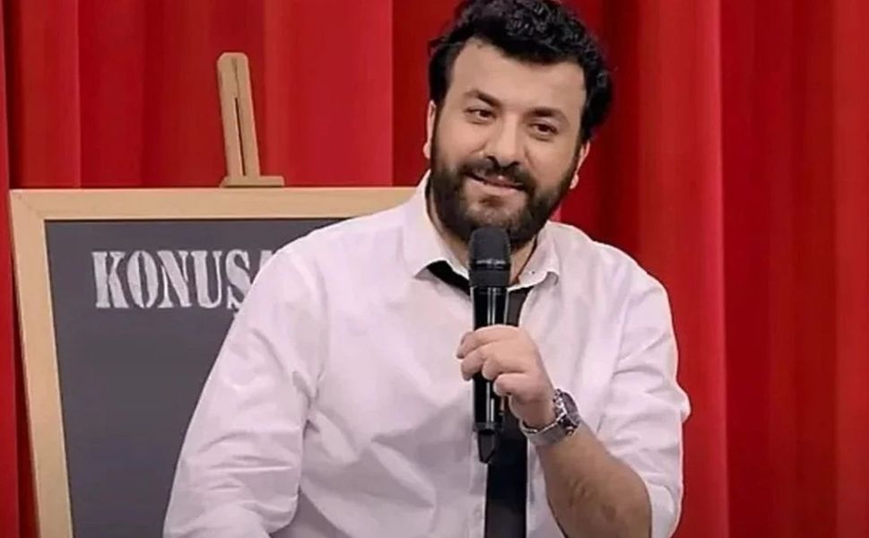 Türk Stand-up Komedyeni ve Senarist Hasan Can Kaya Kimdir? Hasan Can Kaya ve Cem Yılmaz Arasında Ne Oldu?