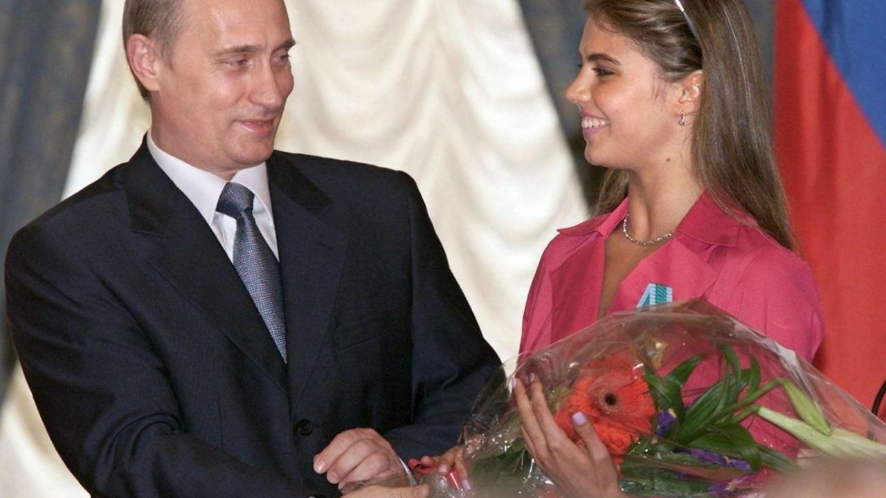 Putin'in Sevgilisi Kabaeva Ev Hapsinde! (1)