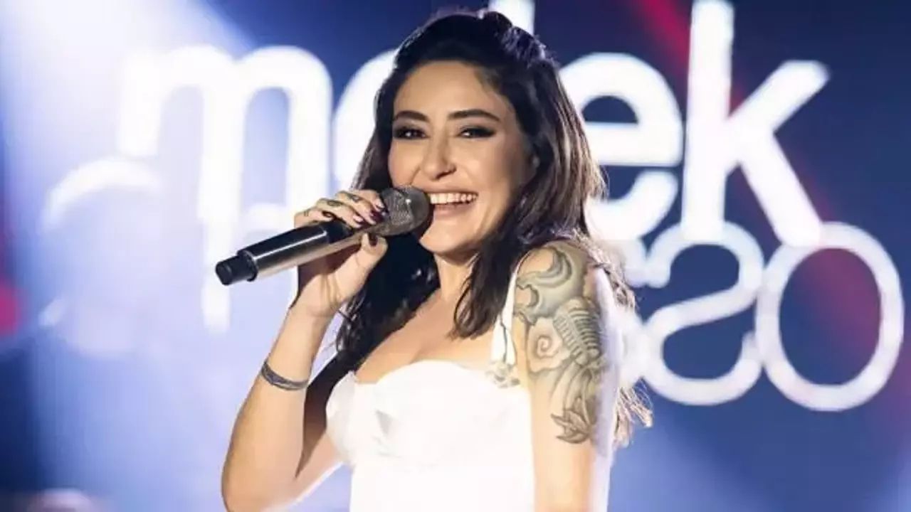 Melek Mosso'nun Ankara Konseri Sosyal Medyayı Salladı Dansıyla Büyüledi! (2)