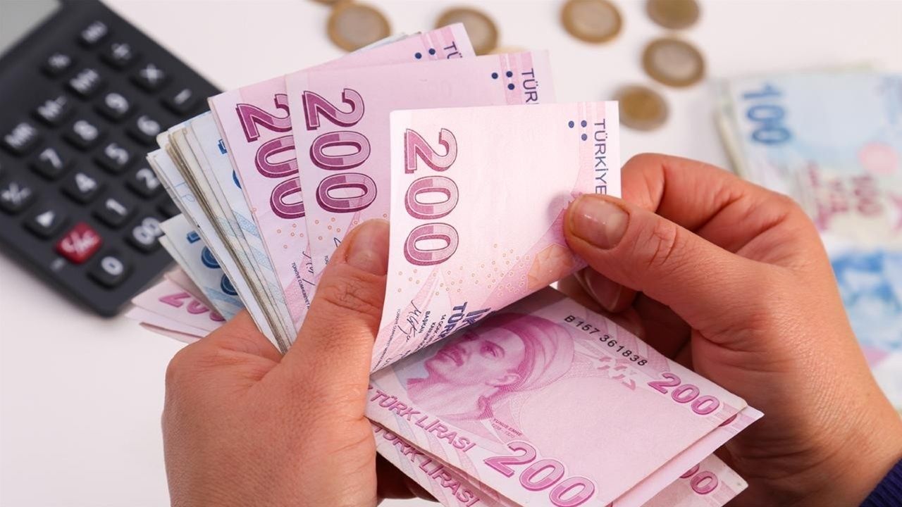 Vakıfbank Ve Ziraat Bankası'ndan Emeklilere Büyük Kolaylık 14.000 Tl Ödeme!